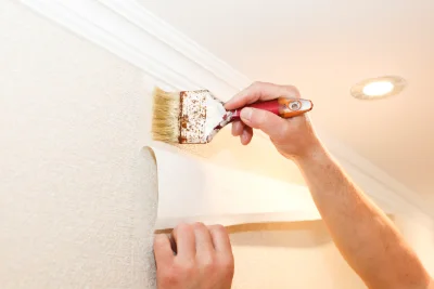 Pose de papier peint à Échourgnac — revêtements muraux et toiles de verre